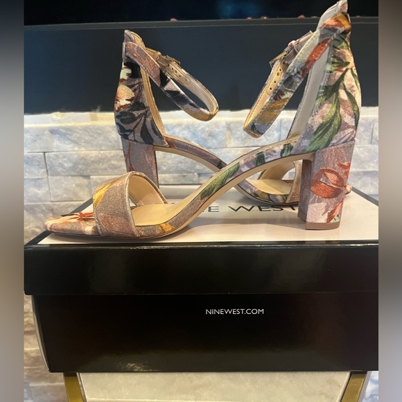Nine West Shoes - NEW Nine West Velvet Block Heels 👠